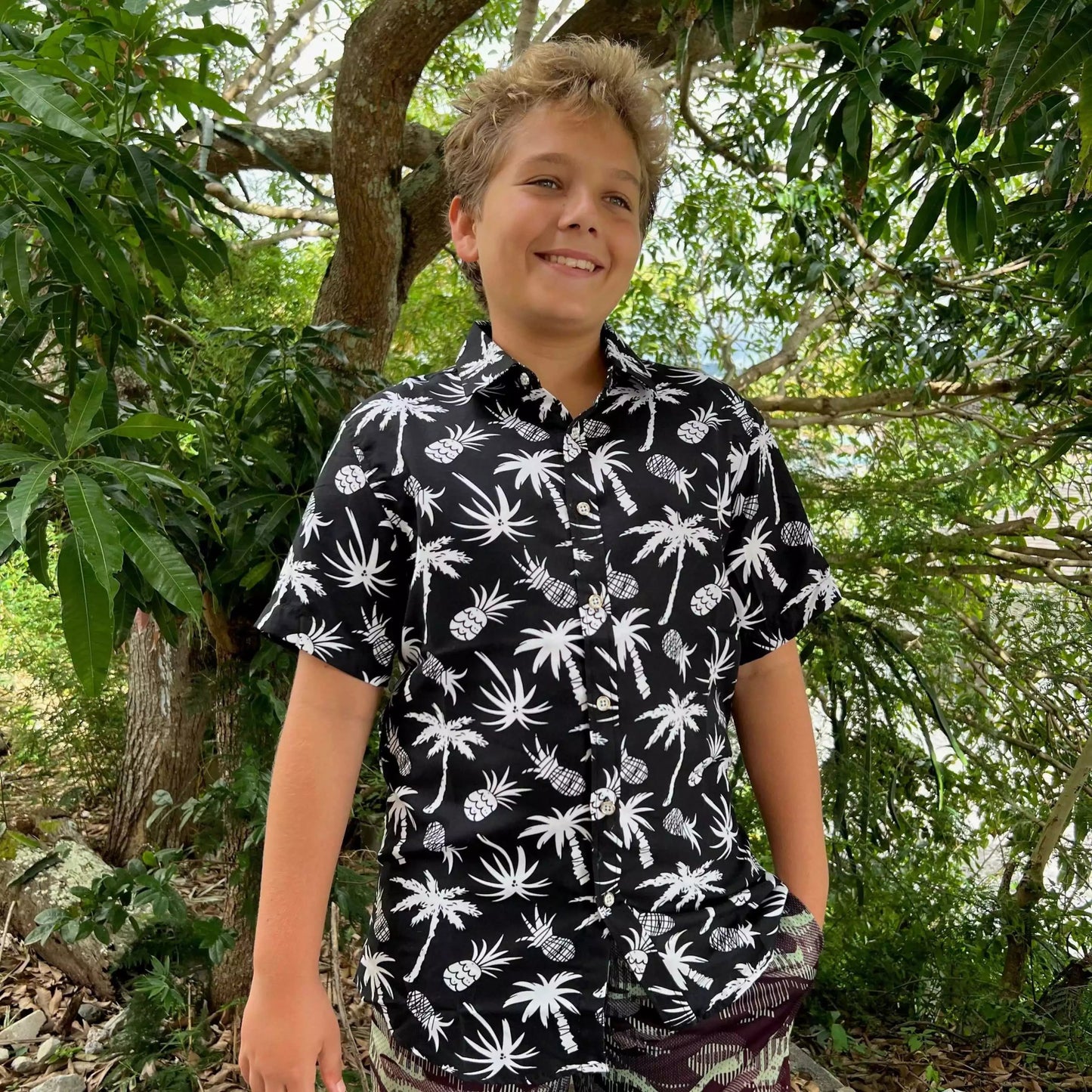 Black Palm Tree & Pineapple Shirt - Phin Hawai'i
